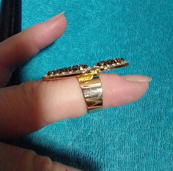 Elegant Gold-Tone Crystal Ring With Gold Druzy - Picture 4 of 5